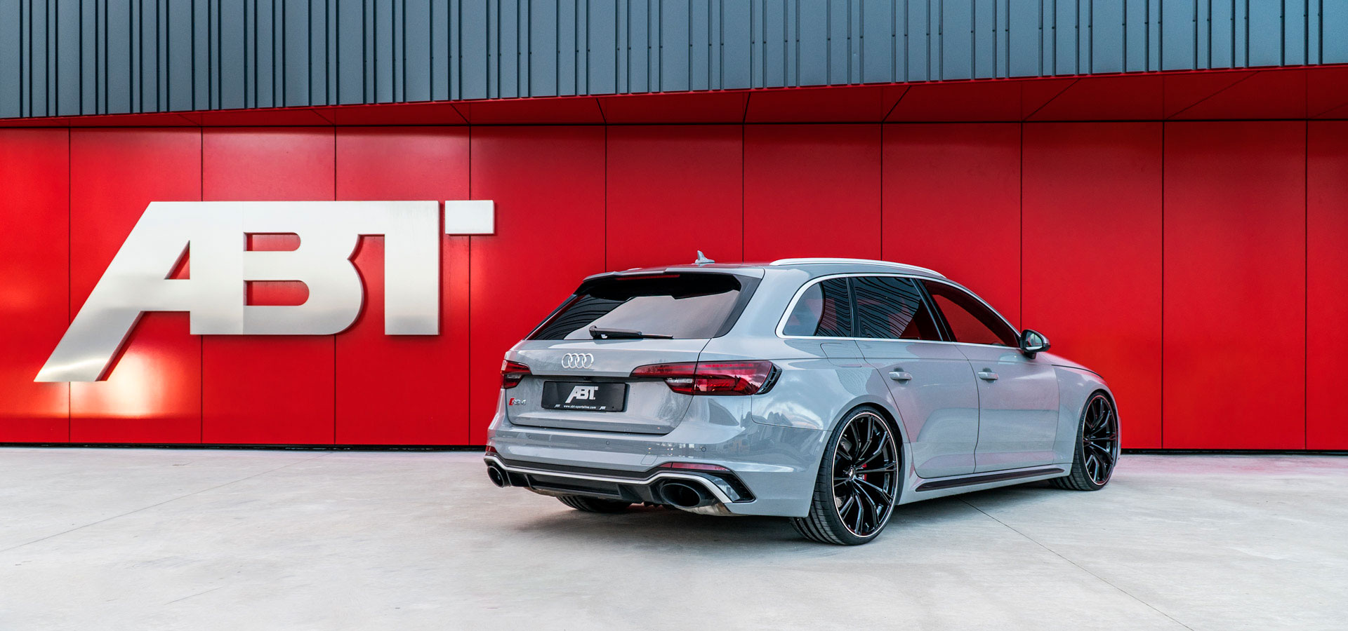 RS4(8W00)